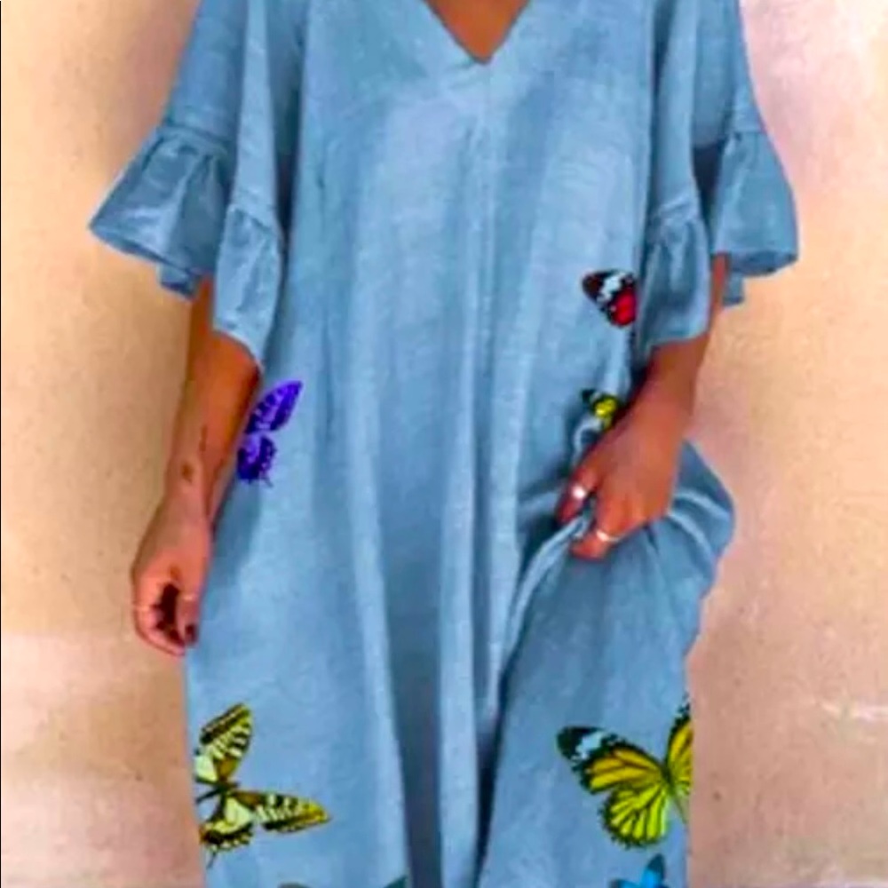 🆕NWT🆕 Beautiful Casual V-Neckline Dress